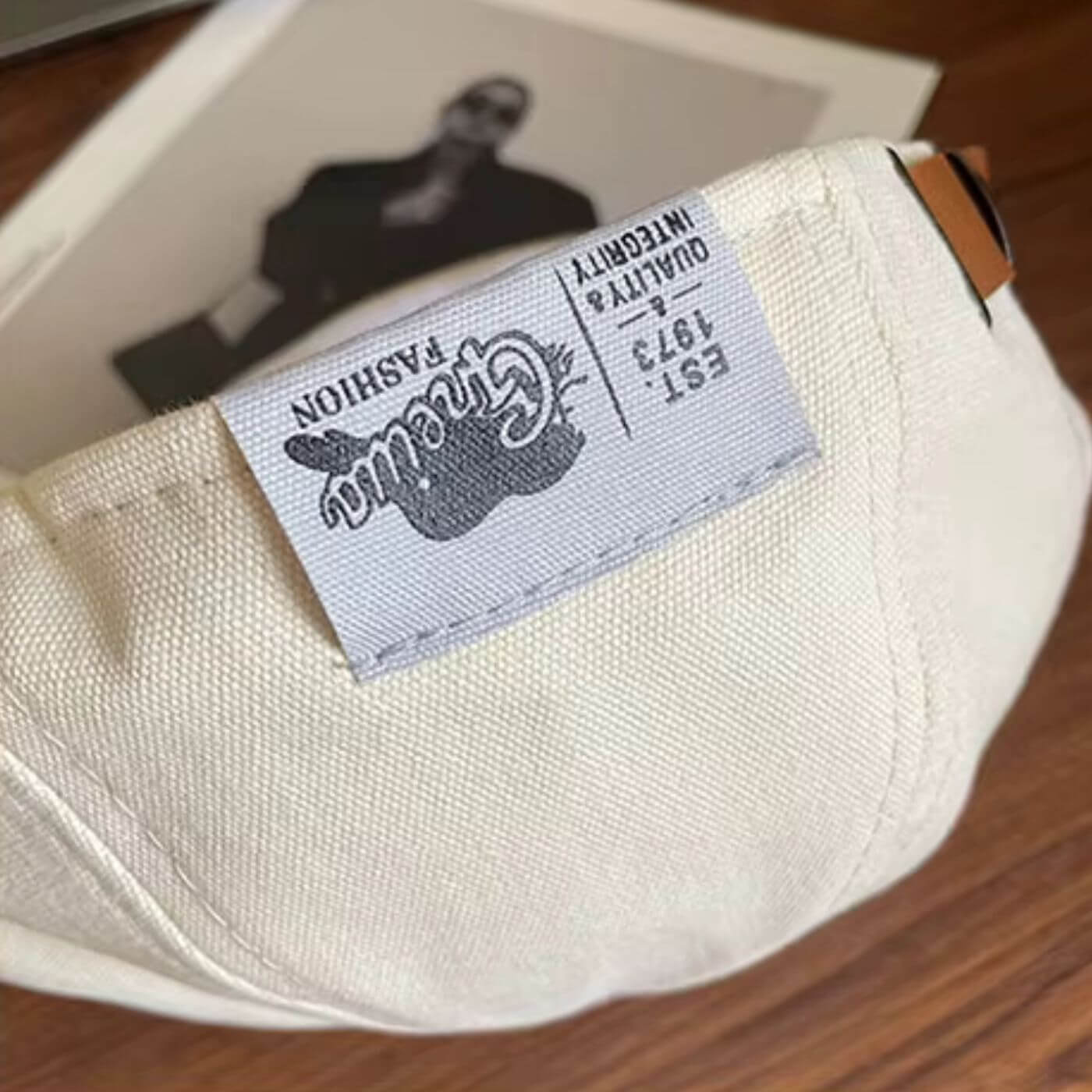 van Dann | Stijlvolle Retro Pet 2+1 Gratis